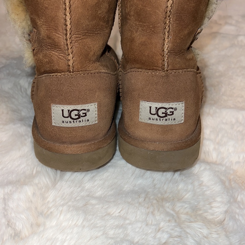UGG Bailey Button Triple - Picture 4 of 5